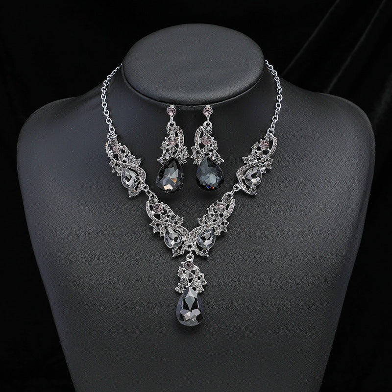 Wholesale Retro exaggerated necklace and earring set
